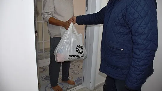 Başkan Çolakbayrakdar 'Depremzede kardeşlerimizin her alanda ihtiyaçlarını karşılıyoruz'