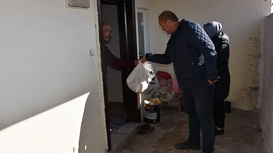 Başkan Çolakbayrakdar 'Depremzede kardeşlerimizin her alanda ihtiyaçlarını karşılıyoruz'
