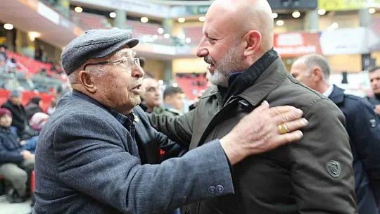 Çolakbayrakdar: Devletimiz ve belediyemiz tüm imkanlarıyla seferberlik halinde