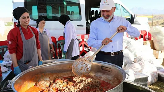 Çolakbayrakdar: Kocasinan'da en iyi projeleri hayata geçiriyoruz