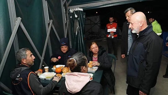 Kocasinan 'Mobil fırın ile her gün 16 bin sıcak ekmek dağıtıyor