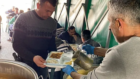 Kocasinan 'Mobil fırın ile her gün 16 bin sıcak ekmek dağıtıyor