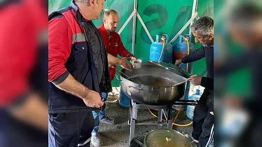 Başkan Çolakbayrakdar: 'Son yaralar sarılana kadar afet bölgesindeyiz'