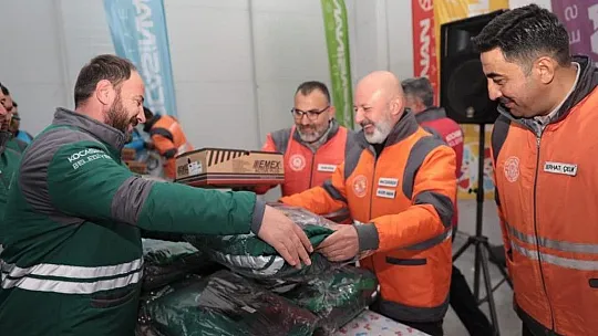 Çolakbayrakdar: Türkiye'ye örnek olan belediyeyiz