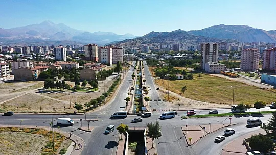 Çolakbayrakdar: Ulaşımda da çağ atlatıyoruz