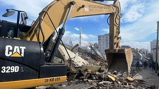 Başkan Çolakbayrakdar: 'Yaraların en hızlı şekilde sarılması için var gücümüzle çalışıyoruz'