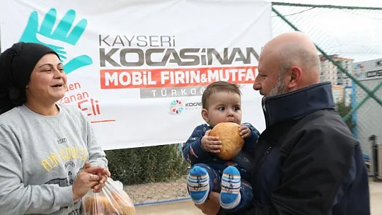 Kocasinan, günde deprem bölgesinde günde 16 bin sıcak ekmek dağıtıyor