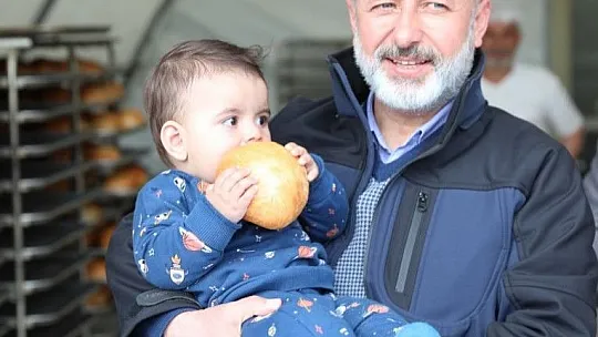 Kocasinan, günde deprem bölgesinde günde 16 bin sıcak ekmek dağıtıyor