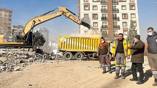 Çolakbayrakdar, deprem bölgesinde