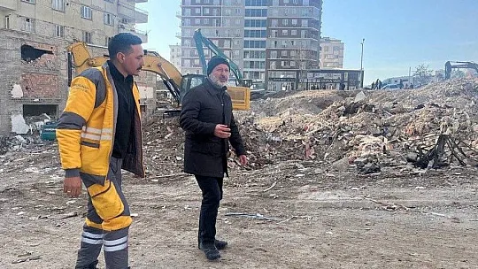 Çolakbayrakdar, deprem bölgesinde
