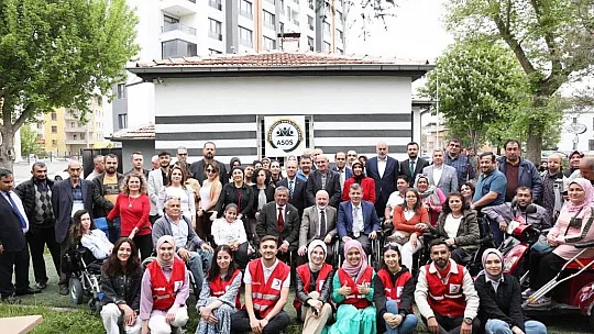 'Engelsiz bir yaşam için engellilerin her zaman yanlarındayız'