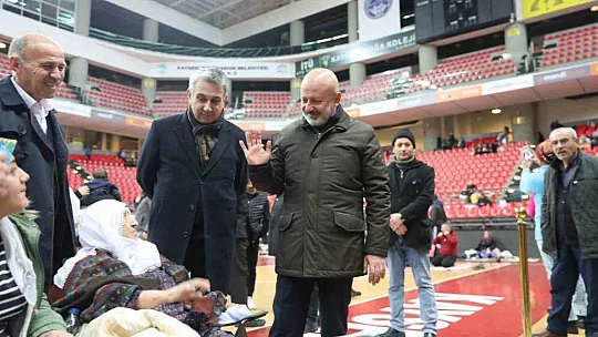 Çolakbayrakdar, vatandaşları ziyaret etti