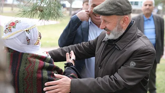 Çolakbayrakdar, şükür sofrasında vatandaşlarla bir araya geldi