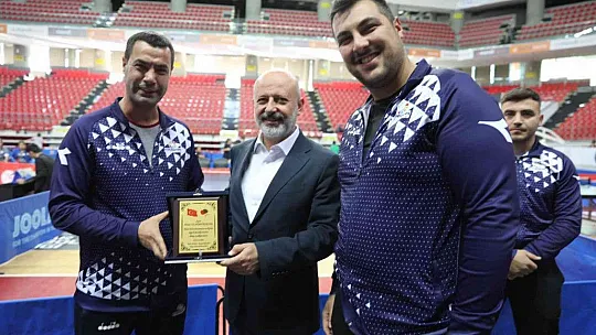Çolakbayrakdar, sporcuları ziyaret etti