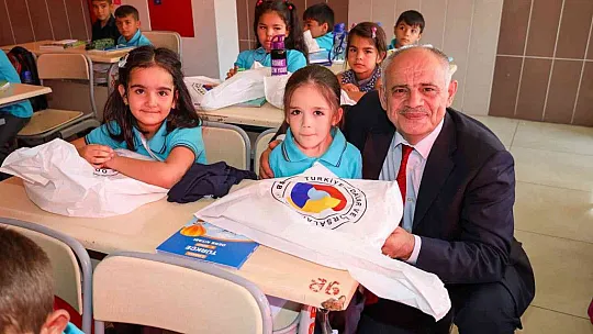 Başkan Esat Öztürk ilk ders zilini çaldı