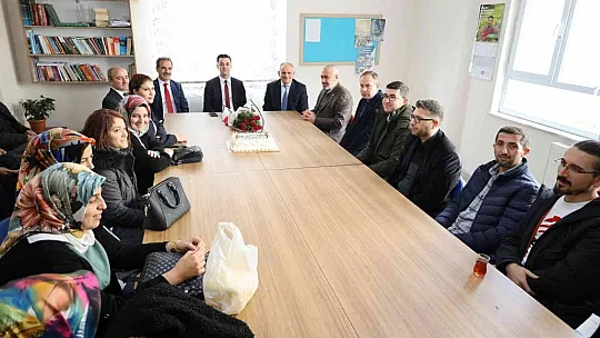 Yahyalı'da öğretmenlere pastalı kutlama