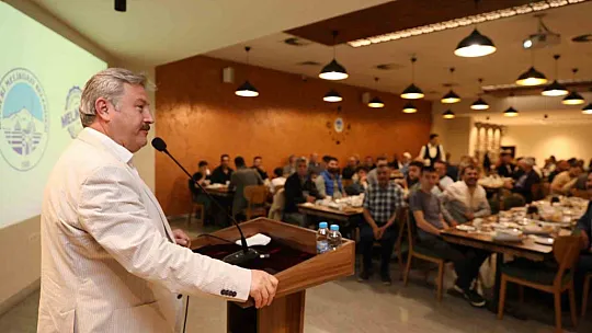 Pazarcı esnafı ile bir araya geldi...