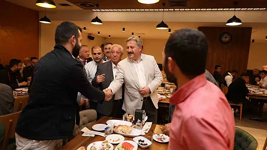 Pazarcı esnafı ile bir araya geldi...