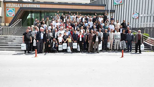 Pazarcı esnafı ile bir araya geldi...