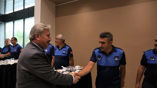 Başkan Palancıoğlu, zabıtalarla bir araya gelerek haftalarını kutladı