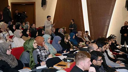 Talas'tan, 'Gençliğin aklına takılanlar'