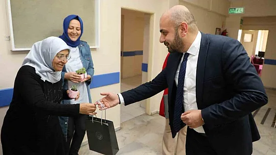 Yalçın, sağlık çalışanlarını unutmadı