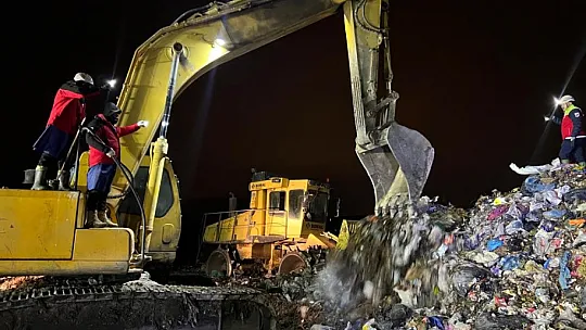 Korkunç olay! Belediye işçisi çöplükte kayboldu