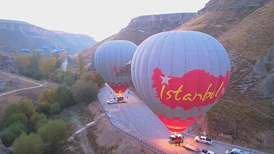 Onbinlerce turist o mahalleye akın etti!