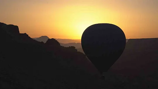 Onbinlerce turist o mahalleye akın etti!