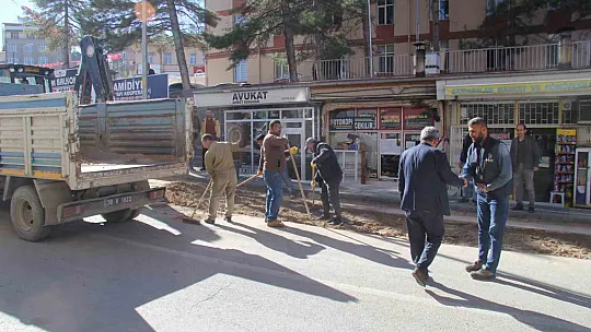 Alt yapı nedeniyle bozulan yollar yenileniyor