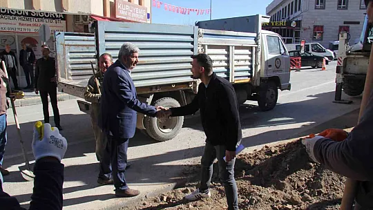 Alt yapı nedeniyle bozulan yollar yenileniyor