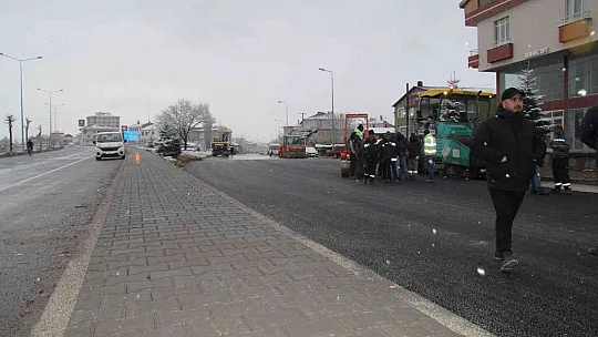 Bünyan'da karla mücadele devam ediyor