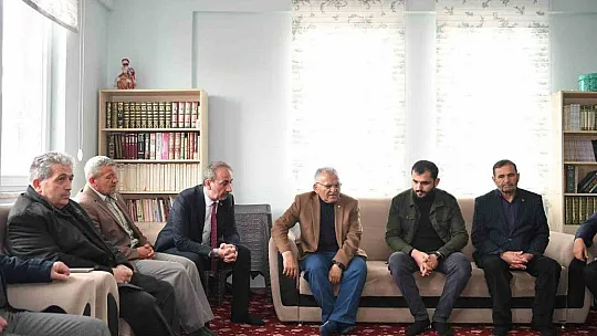 Büyükkılıç, depremzedelerle: Hoş geldiniz, safalar getirdiniz