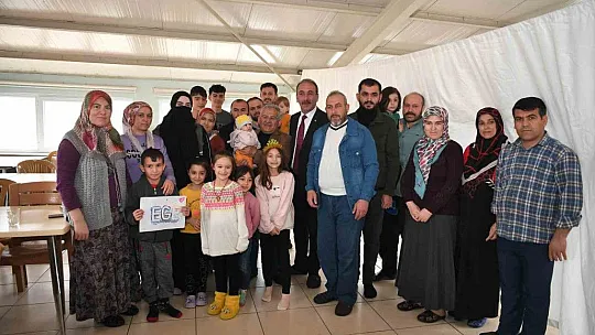 Büyükkılıç, depremzedelerle: Hoş geldiniz, safalar getirdiniz