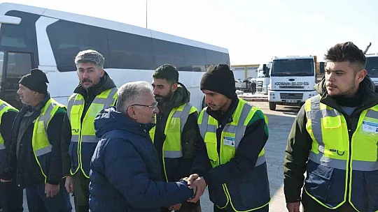 Deprem bölgesine 20 temizlik aracı ve personel gönderildi