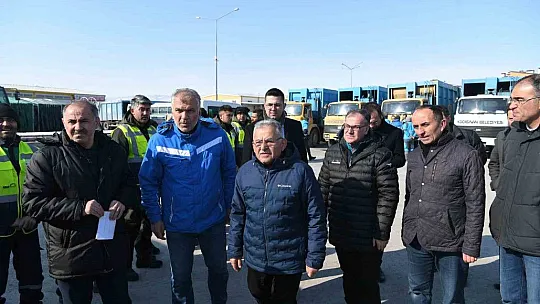 Deprem bölgesine 20 temizlik aracı ve personel gönderildi