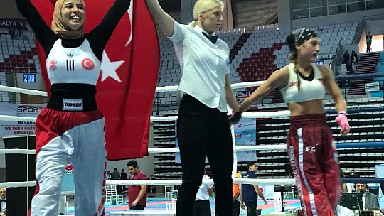 Büyükkılıç, Avrupa Şampiyonu Hayriye Hançer'i tebrik etti
