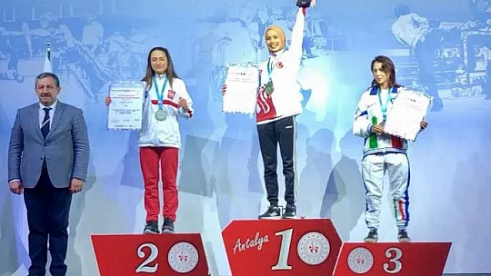 Büyükkılıç, Avrupa Şampiyonu Hayriye Hançer'i tebrik etti