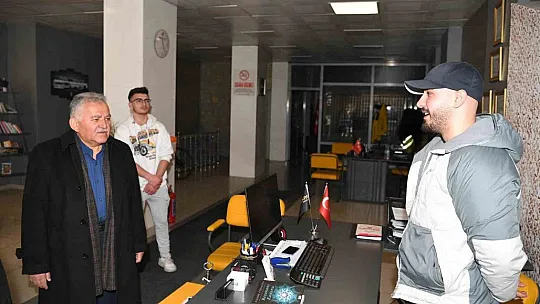 Büyükkılıç, kahve davetini geri çevirmedi!