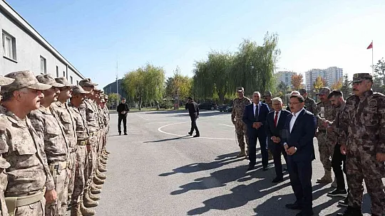Dualarla uğurlandılar...