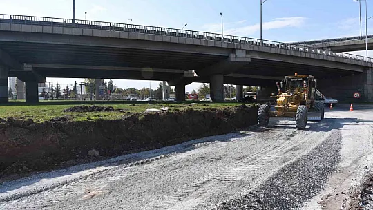 Büyükşehir'den 3 bulvarı birleştiren katlı kavşakta 'stratejik' çalışma