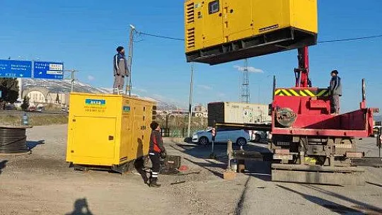 Deprem bölgesine destek sürüyor...