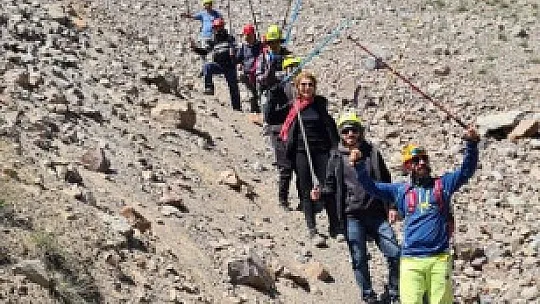 Dağcılar her hafta sonu zirveye tırmanacak