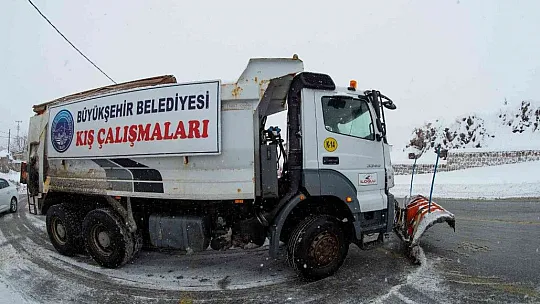 Büyükşehir dev kadroyla karla mücadeleye hazır