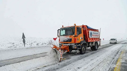 Büyükşehir dev kadroyla karla mücadeleye hazır