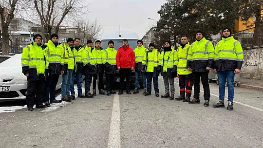 Büyükşehir'den deprem bölgesine sıcak yemek desteği