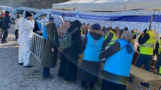 Büyükşehir'den deprem bölgesine sıcak yemek desteği