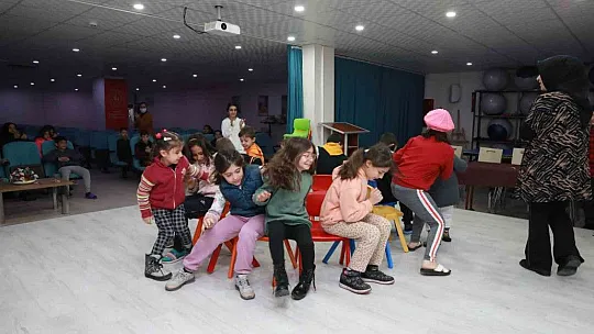 Depremzede çocuklar için psikolojik destek