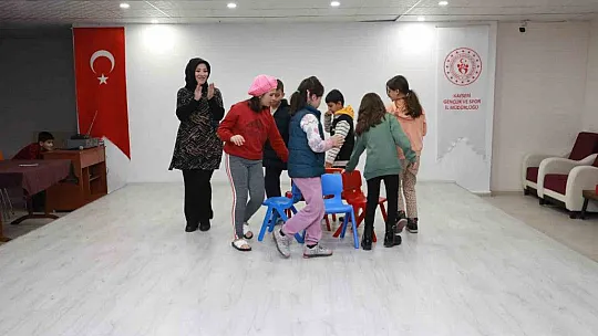 Depremzede çocuklar için psikolojik destek