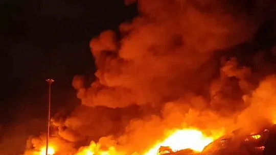 İskenderun Limanı'nda yangınla mücadele devam ediyor
